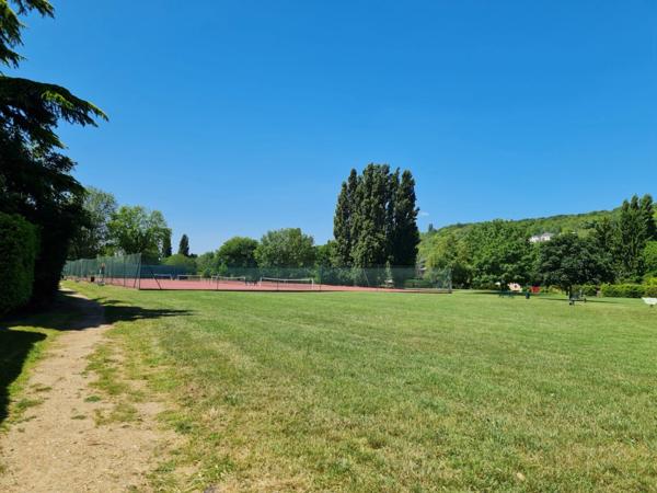 MEZY-SUR-SEINE - CHALET - 329 000 €