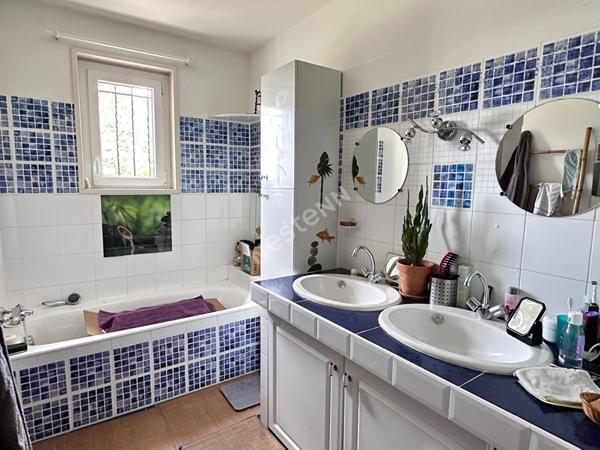 Charmante maison comprenant 3 chambres à vendre avec magnifique terrain arboré à Lavernat (72500)