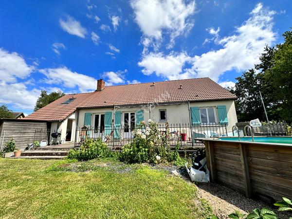 Charmante maison comprenant 3 chambres à vendre avec magnifique terrain arboré à Lavernat (72500)