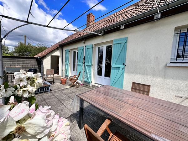 Charmante maison comprenant 3 chambres à vendre avec magnifique terrain arboré à Lavernat (72500)