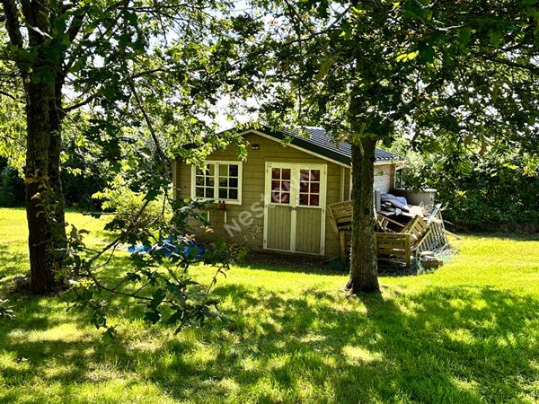 Charmante maison comprenant 3 chambres à vendre avec magnifique terrain arboré à Lavernat (72500)