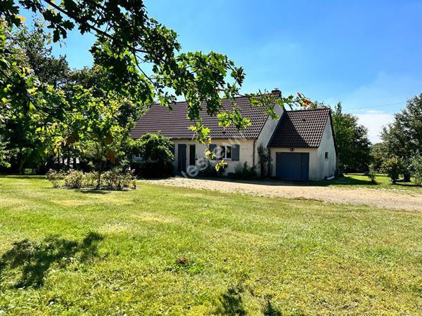 Charmante maison comprenant 3 chambres à vendre avec magnifique terrain arboré à Lavernat (72500)