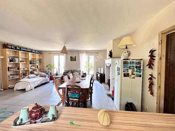 Charmante maison comprenant 3 chambres à vendre avec magnifique terrain arboré à Lavernat (72500)