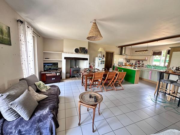 Charmante maison comprenant 3 chambres à vendre avec magnifique terrain arboré à Lavernat (72500)