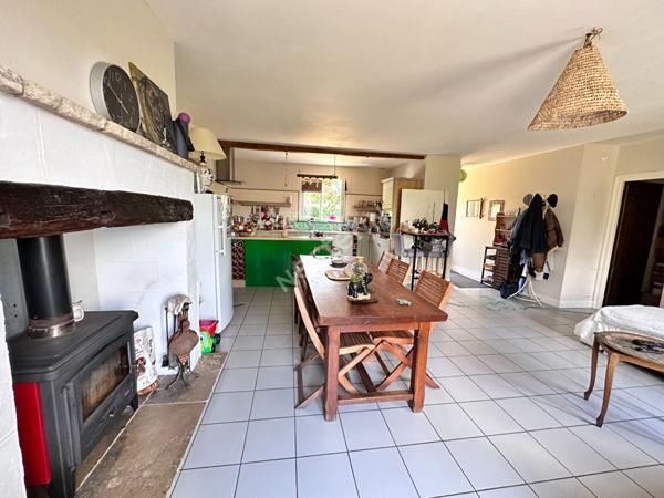 Charmante maison comprenant 3 chambres à vendre avec magnifique terrain arboré à Lavernat (72500)