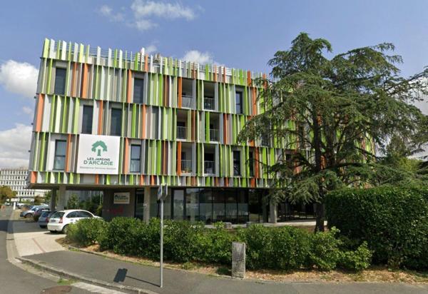 INVESTISSEMENT LOCATIF – La Rochelle – Résidence Services Seniors Les Jardins d'Arcadie - 5,43% de rentabilité