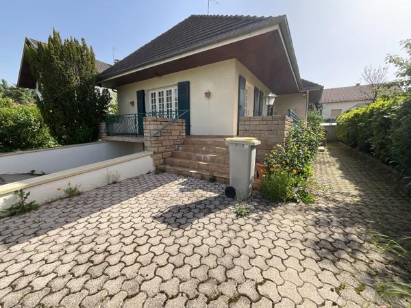 Bourgoin-Jallieu (38300) À vendre maison à rafraîchir , Bourgoin-Jallieu (secteur l'Oiselet) sur 773 m² de terrain en zone UC