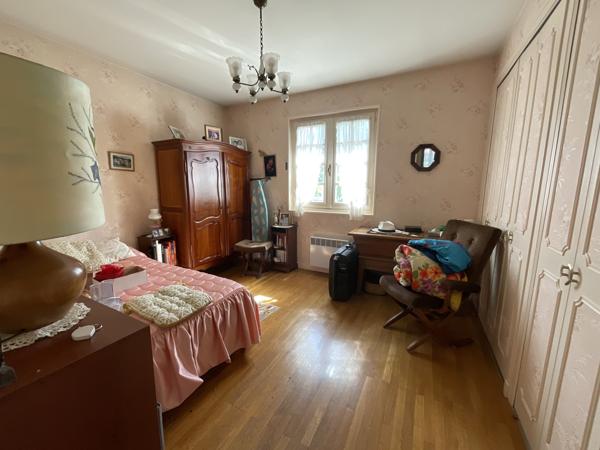 Bourgoin-Jallieu (38300) À vendre maison à rafraîchir , Bourgoin-Jallieu (secteur l'Oiselet) sur 773 m² de terrain en zone UC