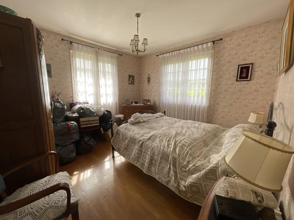 Bourgoin-Jallieu (38300) À vendre maison à rafraîchir , Bourgoin-Jallieu (secteur l'Oiselet) sur 773 m² de terrain en zone UC