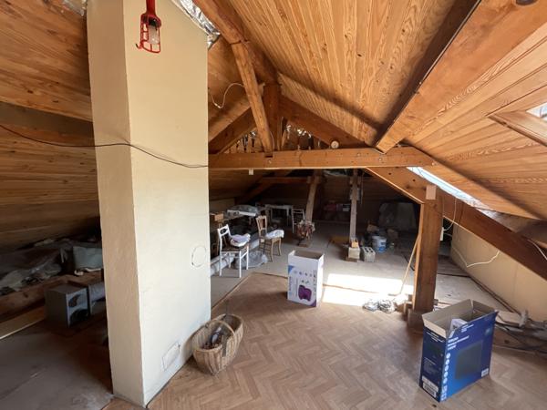 Bourgoin-Jallieu (38300) À vendre maison à rafraîchir , Bourgoin-Jallieu (secteur l'Oiselet) sur 773 m² de terrain en zone UC