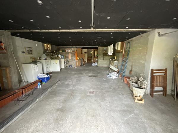 Bourgoin-Jallieu (38300) À vendre maison à rafraîchir , Bourgoin-Jallieu (secteur l'Oiselet) sur 773 m² de terrain en zone UC