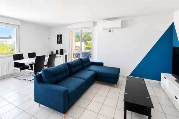 À VENDRE – Beau T3 avec balcon, piscine et 2 parkings