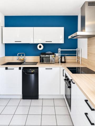 À VENDRE – Beau T3 avec balcon, piscine et 2 parkings