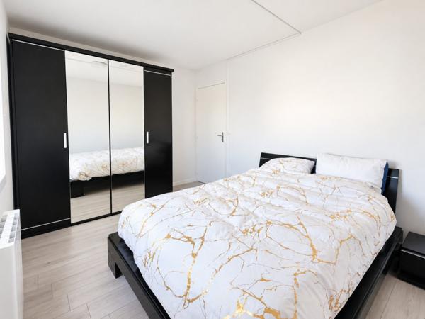 À VENDRE – Beau T3 avec balcon, piscine et 2 parkings