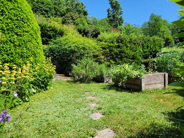 FAVERGES. MAISON INDIVIDUELLE AVEC TERRAIN DE 1869M²