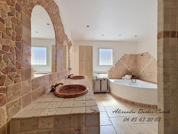 VILLA PROVENCALE DE CARACTERE