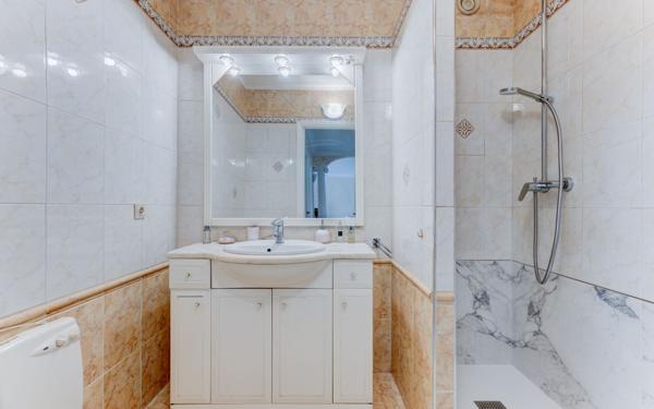 Appartement à vendre    2 pièces • 51,91 m2 Nice