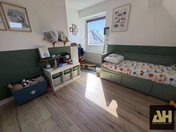 EXCLUSIVITE- LE RELECQ KERHUON - SECTEUR CORNICHE- MAISON TRADITIONNELLE-NON MITOYENNE- 4CH