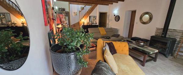 DEMEURE DE CHARME  ,  7 PIECES  SH 190 m2  GARAGE