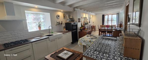 DEMEURE DE CHARME  ,  7 PIECES  SH 190 m2  GARAGE