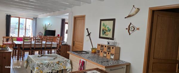 DEMEURE DE CHARME  ,  7 PIECES  SH 190 m2  GARAGE