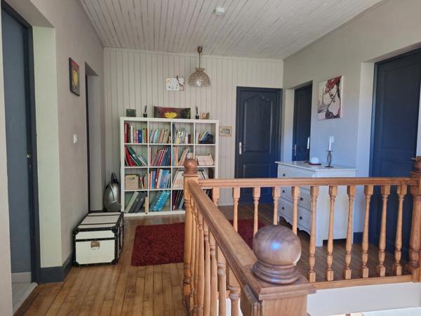Bel ensemble immobilier avec 1 gite ou maison d'amis, piscine, au calme et sans vis à vis