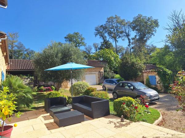 Bel ensemble immobilier avec 1 gite ou maison d'amis, piscine, au calme et sans vis à vis