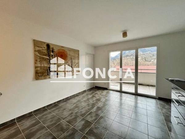 Location Appartement 2 pièces 41.5 m² - 65 RUE DE LA POSTE Saint Pierre En Faucigny 74800