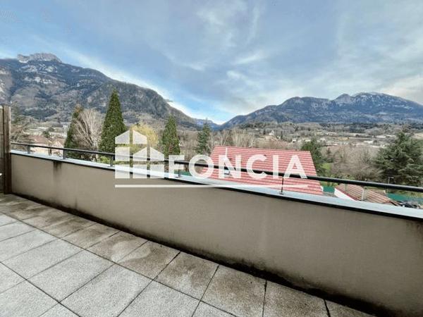 Location Appartement 2 pièces 41.5 m² - 65 RUE DE LA POSTE Saint Pierre En Faucigny 74800