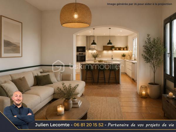 Situé proche du centre-ville d'Agde, cet ensemble immobilier d'environ 220 m² habitables est implanté sur une parcelle de 1 292 m² offrant un fort potentiel.

Actuellement composé de 3 logements indépendants, chacun disposant de son entrée privative, de son garage/box et de ses propres compteurs d'eau et d'électricité, ce bien s'adresse aussi bien à un investisseur qu'à une famille souhaitant développer un projet de résidence principale avec revenus locatifs.

Des travaux de rénovation importants sont à prévoir, mais les possibilités d'exploitation sont nombreuses : rénovation des logements existants, projet locatif, résidence principale avec logements complémentaires, extension ou nouvelle construction sous réserve des règles d'urbanisme en vigueur.

Composition du bien :

Appartement T4 d'environ 90 m² (R+1)
- Séjour de 25 m² avec cheminée
- Cuisine indépendante de 11 m²
- Bureau de 8 m²
- 2 chambres de 14 m² et 16 m²
- Salle de bains avec WC
- Jardin privatif d'environ 30 m²
- Climatisation split et menuiseries PVC

Appartement T3 d'environ 65 m² de plain-pied
- Séjour de 17 m²
- Cuisine indépendante avec cellier
- 2 chambres
- Salle de bains
- WC indépendant
- Jardin privatif d'environ 20 m²
- Chauffage électrique

Appartement T4 d'environ 65 m² au 1er étage
- Pièce de vie avec cuisine ouverte de 28 m²
- 2 chambres
- Bureau
- Salle d'eau avec WC
- Balcon et terrasse
- Chauffage électrique
- Un potentiel rare en centre-ville

La maison est implantée dans un angle de la parcelle, laissant une importante réserve foncière exploitable. Situé en zone UD1a du PLU, ce terrain offre des perspectives intéressantes pour un projet de développement immobilier, avec un COS de 0,6.

Un bien rare sur le secteur, idéal pour un projet patrimonial, locatif ou familial à fort potentiel de valorisation.