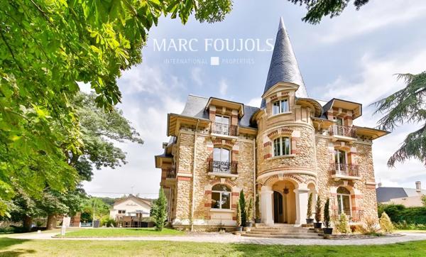 Château rénové de luxe avec piscine et sauna à 20km de Paris