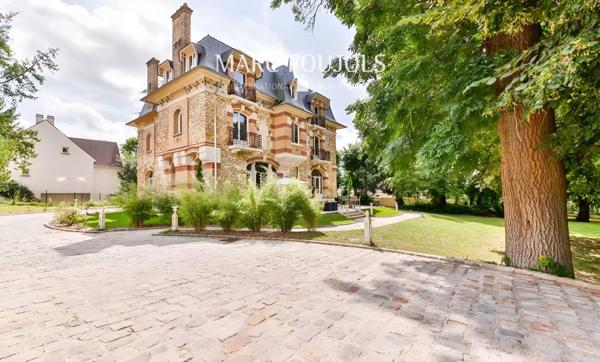 Château rénové de luxe avec piscine et sauna à 20km de Paris