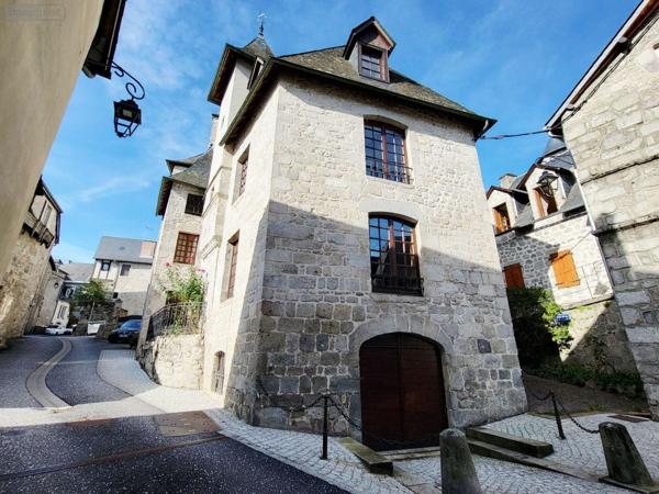 Maison de ville à vendre à Ussel en Corrèze (19200), ref : UM 964
