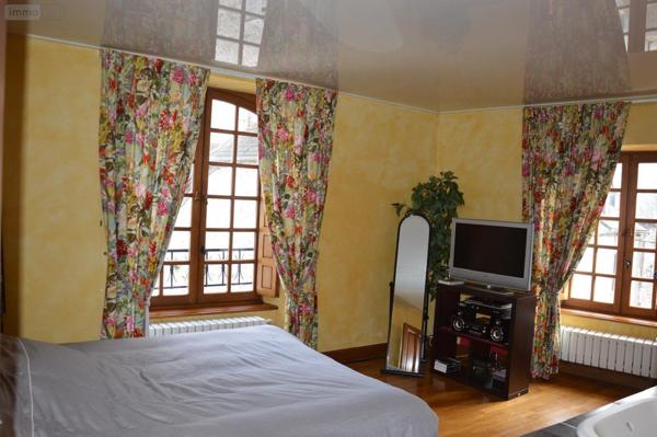 Maison de ville à vendre à Ussel en Corrèze (19200), ref : UM 964