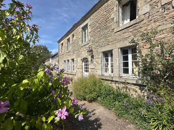 Propriété de caractère avec dépendances à vendre au bord de la Ria d’Etel (Morbihan)