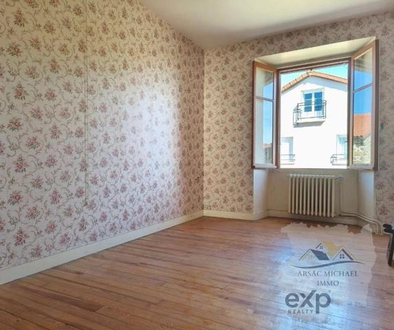 Maison de village a rénover