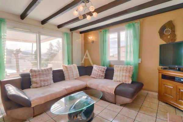 VILLA TYPE 5 TERRASSE PISCINE JARDIN PARKING