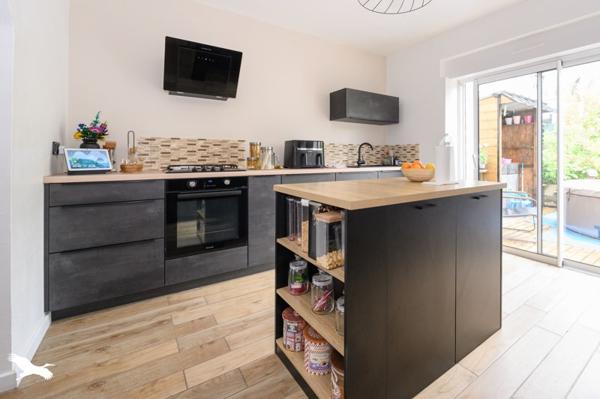 Maison à vendre 303 688 € Lanester 9 p 155 m² DPE D
