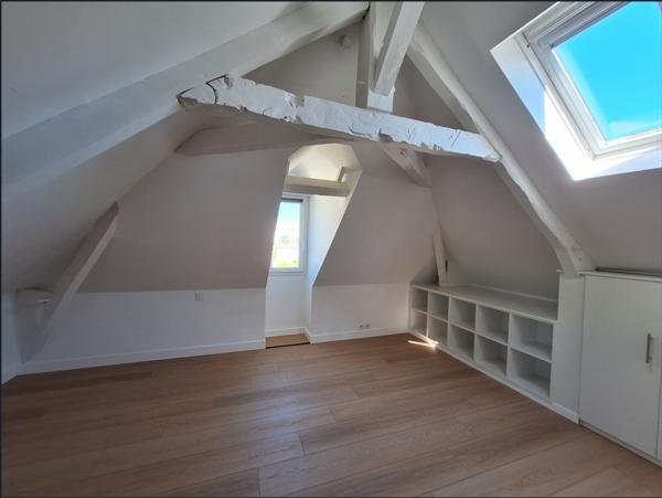 Maison à louer - 204 m² (réf : 508370)