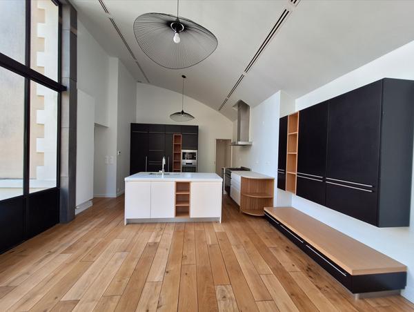 Maison à louer - 204 m² (réf : 508370)