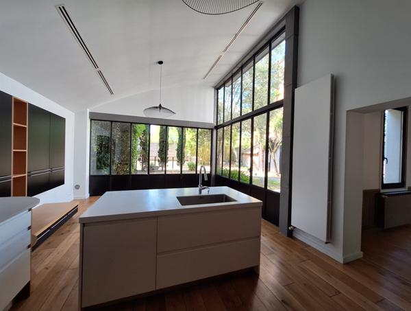 Maison à louer - 204 m² (réf : 508370)