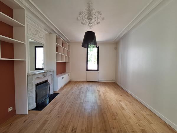 Maison à louer - 204 m² (réf : 508370)