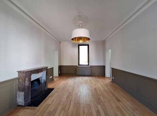 Maison à louer - 204 m² (réf : 508370)