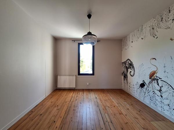 Maison à louer - 204 m² (réf : 508370)
