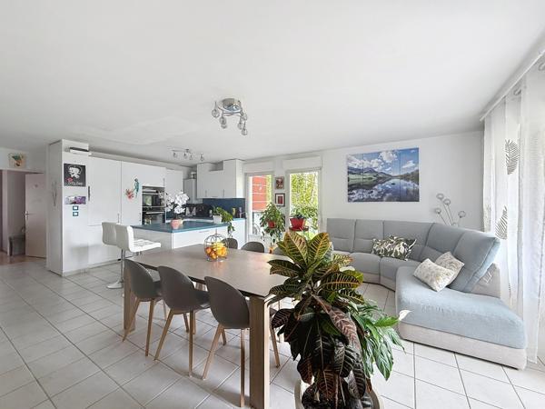 Appartement à vendre 4 pièces GEX (01)