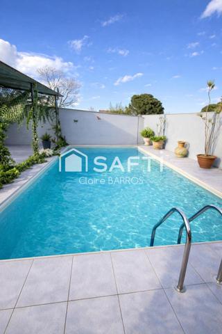 Somptueuse villa atypique avec sa tourelle proche mer