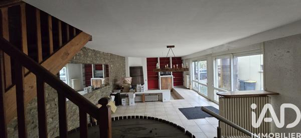 Immeuble à vendre 211 m² Éveux