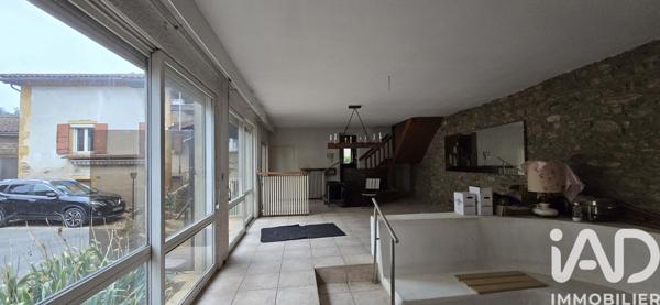 Immeuble à vendre 211 m² Éveux