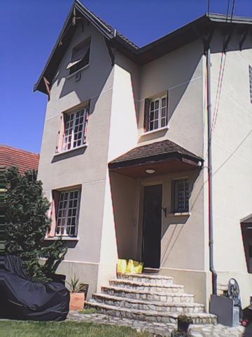 GRANDE ET JOLIE MAISON FAMILIALE DE 200M2 DE 5 ¨PIÈCES A GAGNY