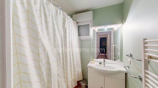 Proximité de Honfleur - Maison de 59 m2 en coropriété - 2 chambres - Carport / Terrasse - Jardinet - Parking - Piscine et aires de jeux